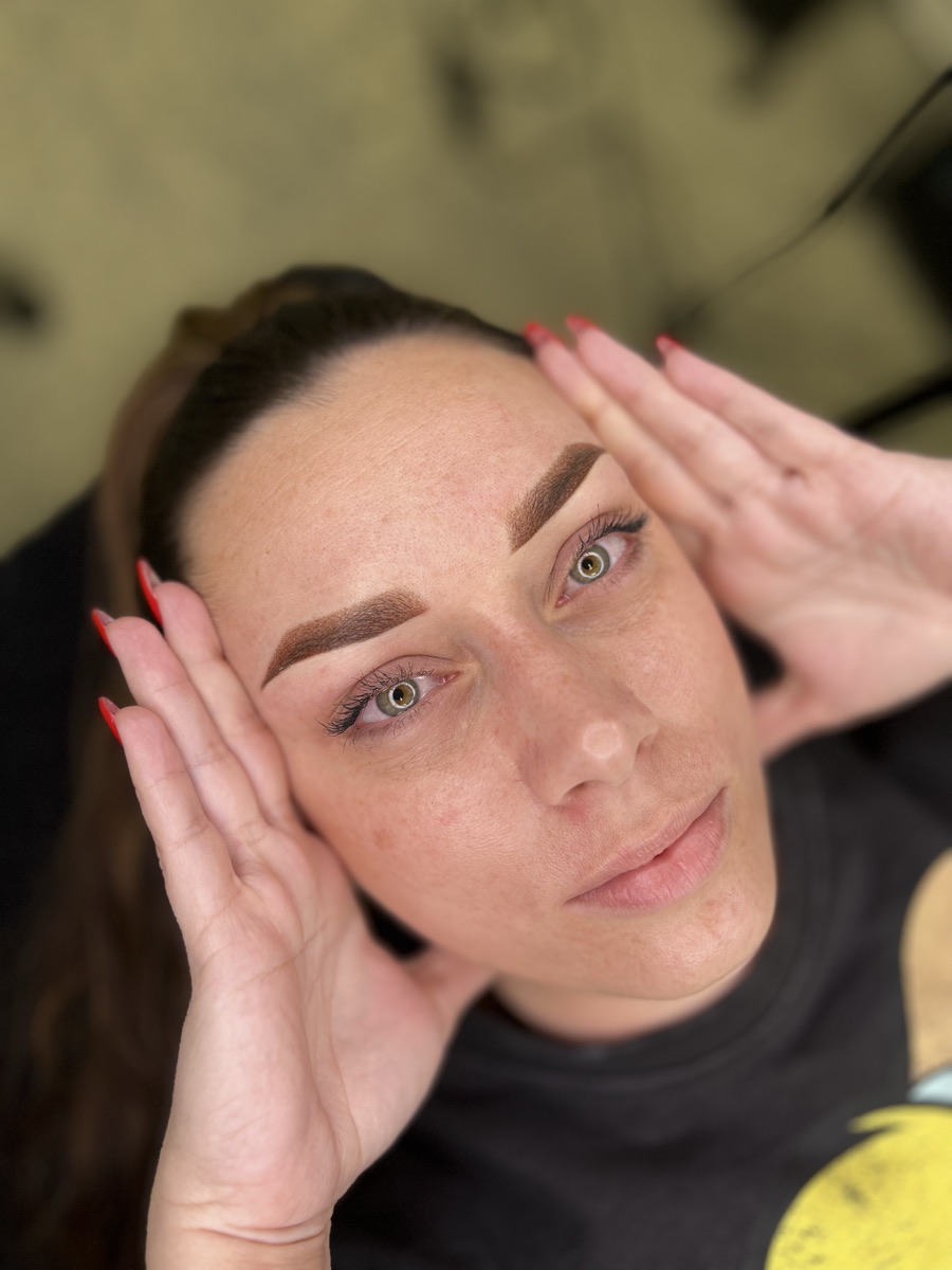 Permanentný make-up obočia — pudrová technika