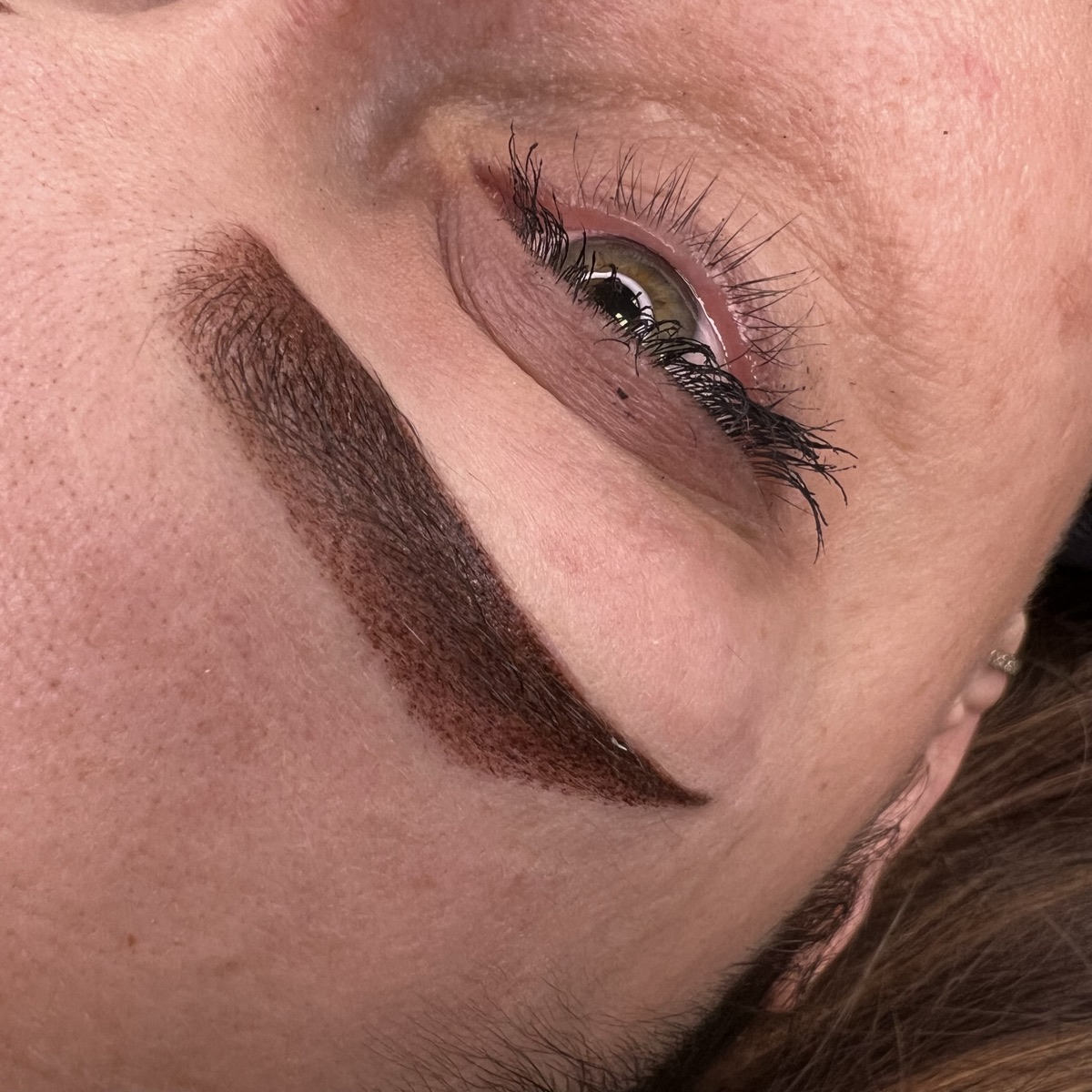 Permanentný make-up obočia a očných liniek